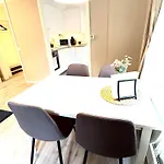 Stor Attraktiv Studioleilighet I Sentrum Apartamento *
